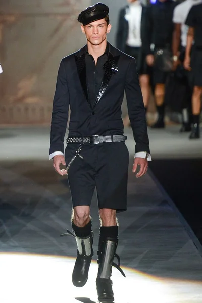 Look 26